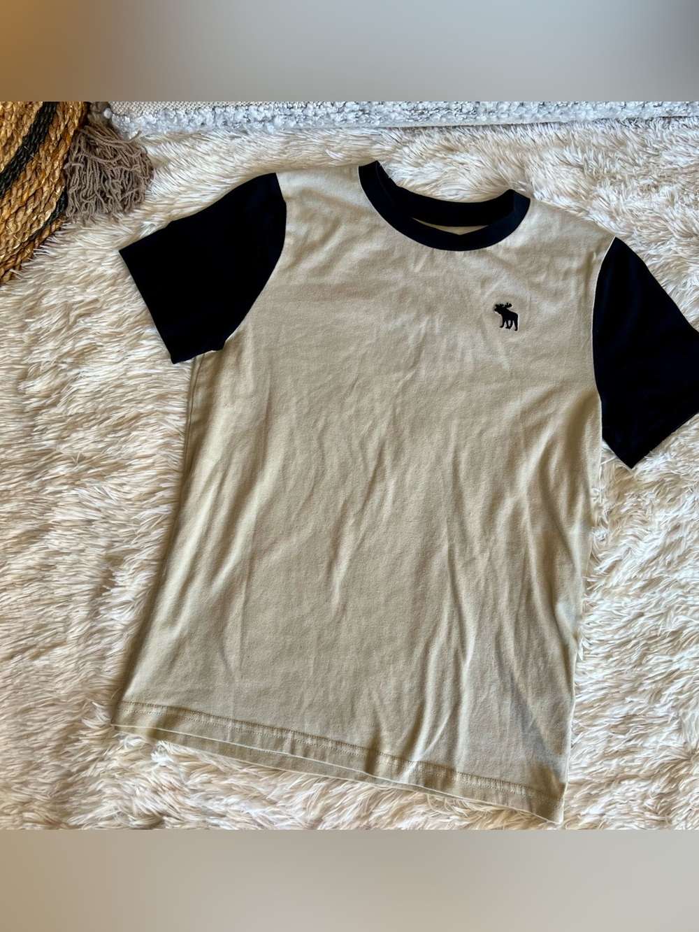 abercrombie kids 00s Vibe Two-Tone Crewneck Tee in Beige & Black